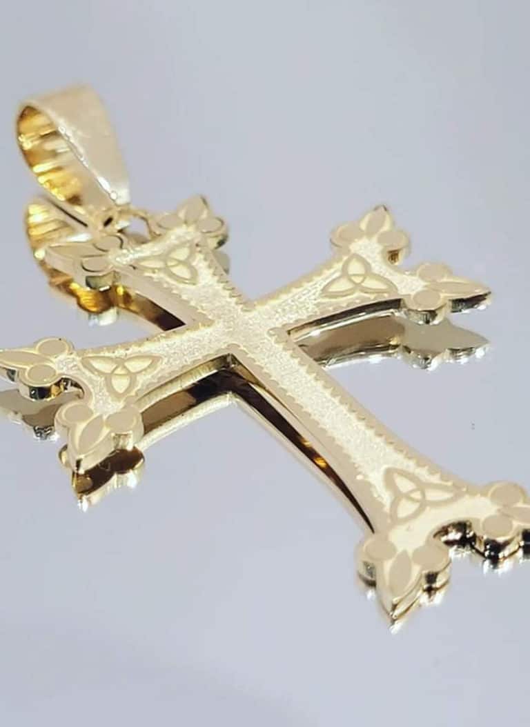 Bijouterie Joaillerie Beaujolais croix collier